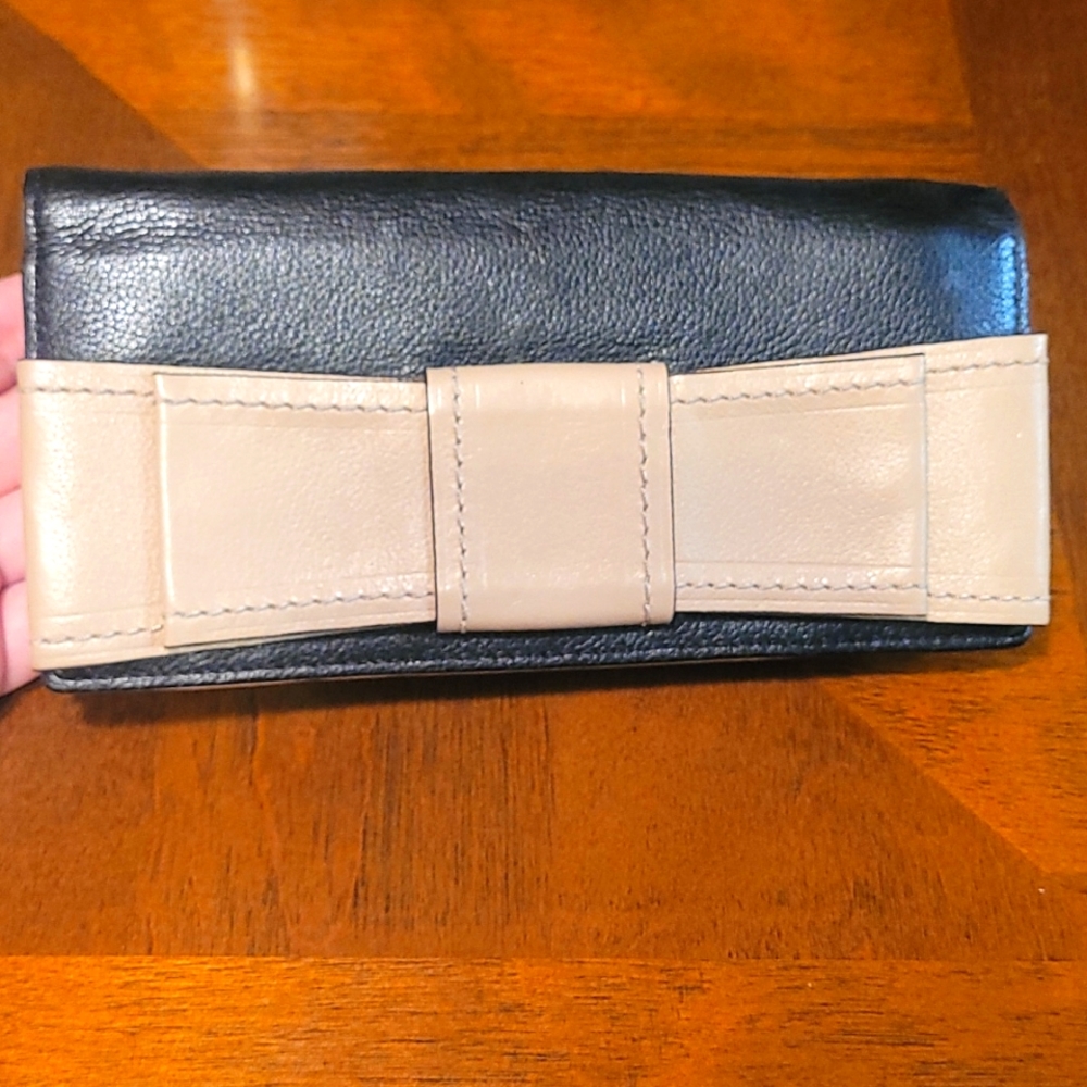 Kate Spade Bow Convertable Wallet/Wrislet